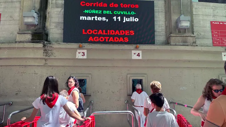 Las taquillas de la plaza de toros de Pamplona anuncian que no quedan localidades para la corrida del 11 de julio de 2023 con toros de Núñez del Cuvillo para Morante de la Puebla, Alejandro Talavante y Roca Rey.
