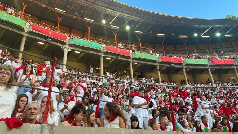 Plaza de toros de Pamplona en los momentos previos al séptimo encierro de San Fermín 2023 con toros de la ganadería de Victoriano del Río. MAITE H. MATEO