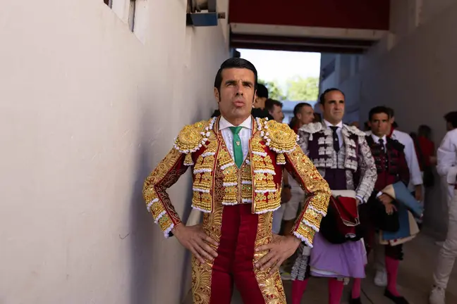 Emilio de Justo en los momentos previos al comienzo a una corrida de la Feria del Toro de San Fermín. MAITE H. MATEO