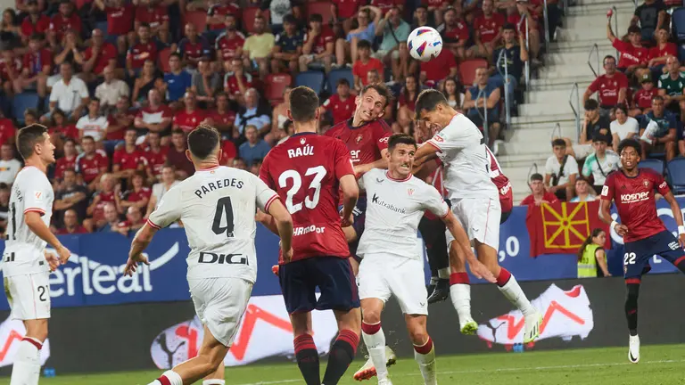 Partido entre CA Osasuna y Athletic Club disputado en el estadio de El Sadar en Pamplona. IÑIGO ALZUGARAY
