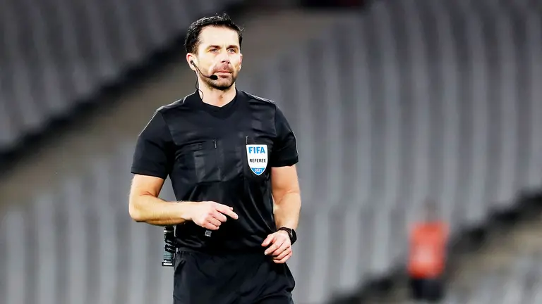 El árbitro polaco Daniel Stefanski. Photo Orange Pictures / DPPI / AFP7 / Europa Press.
