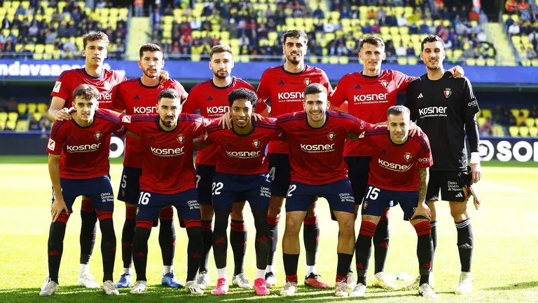 Equipo titular de los rojillos ante el Villarreal. CA Osasuna.