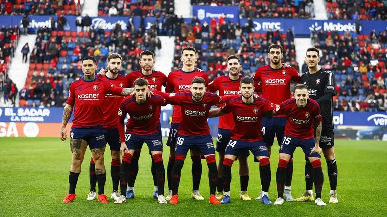 Equipo titular de los rojillos ante la UD Almería en El Sadar. CA Osasuna.