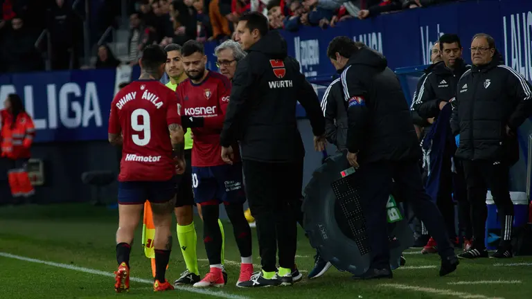 Partido de La Liga EA Sports entre CA Osasuna y UD Almería disputado en el estadio de El Sadar en Pamplona. IÑIGO ALZUGARAY