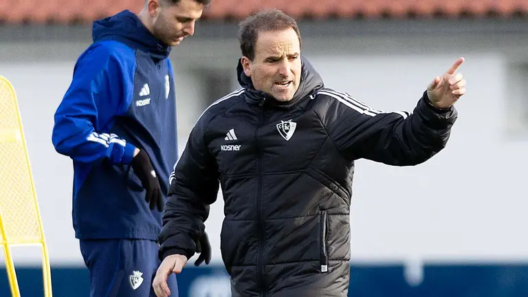 El vasco Jagoba Arrasate en un entrenamiento con su equipo en Tajonar. CA Osasuna.