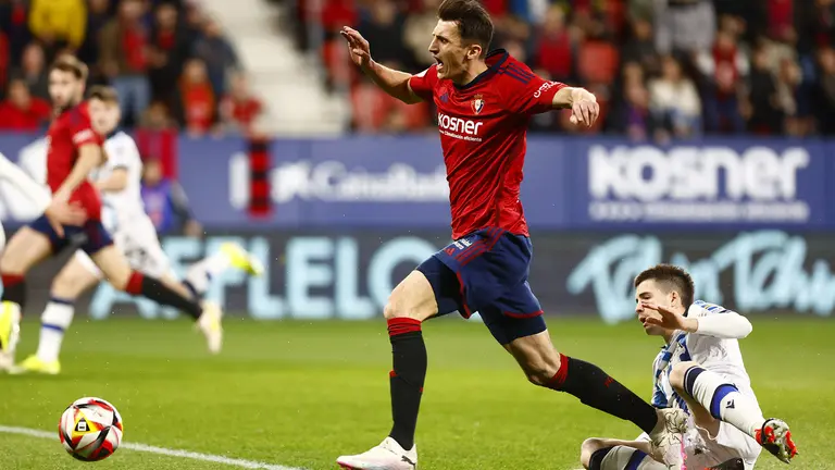 Partido entre el C.A. Osasuna y la Real Sociedad de octavos de Copa del Rey en el estadio de El Sadar. C.A. OSASUNA