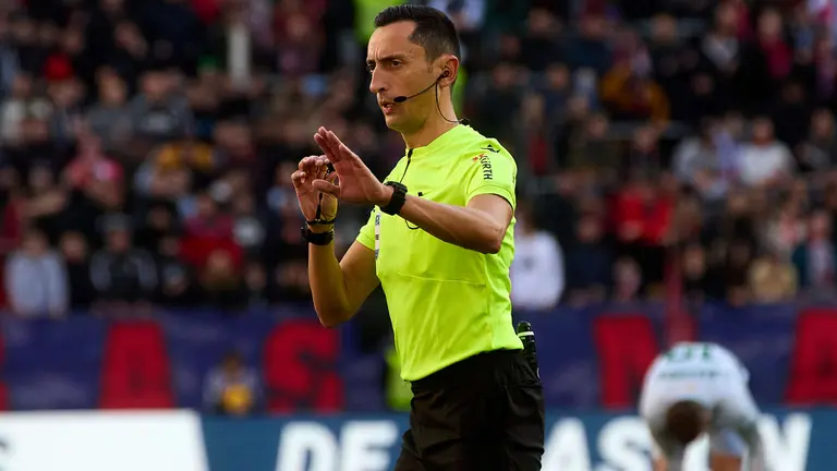 José María Sánchez Martínez en el partido de La Liga EA Sports entre CA Osasuna y Getafe CF disputado en el estadio de El Sadar. IÑIGO ALZUGARAY