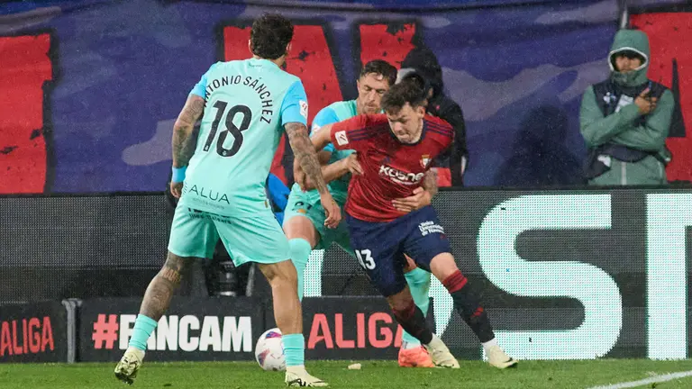 Partido entre CA Osasuna y RCD Mallorca disputado en el estadio de El Sadar en Pamplona. IÑIGO ALZUGARAY