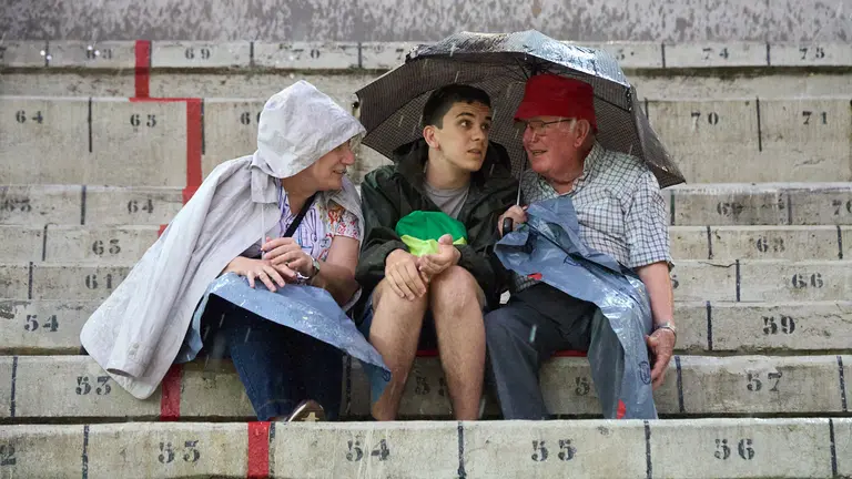 Los tendidos de la Plaza de Toros de Pamplona durante la novillada de la ganadería de Pincha de Lodosa que abre la Feria del Toro de San Fermín 2024 para los novilleros Jarocho, Alejandro Chicharro Chicharro y Samuel Navalón. IÑIGO ALZUGARAY
