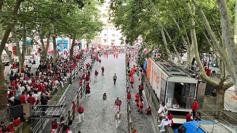Momentos previos al segundo encierro de San Fermín del 8 de julio con toros de Cebada Gago. PABLO LASAOSA