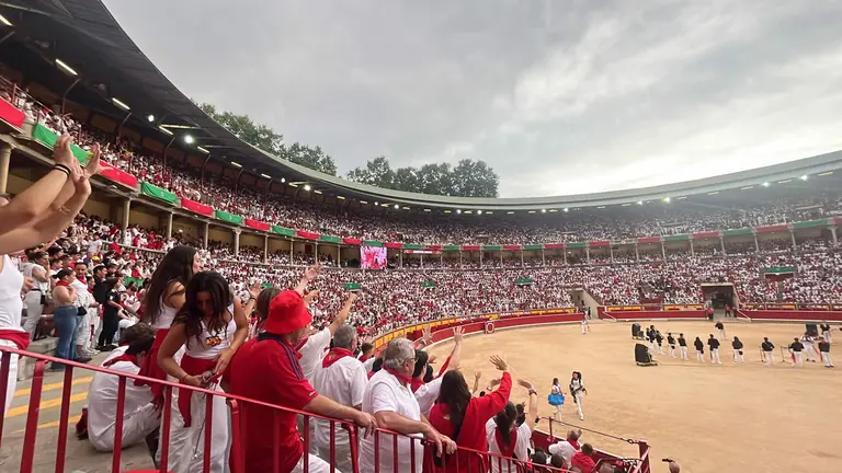 Ambiente previo al tercer encierro de San Fermín 2024 con toros de Victoriano del Río. PABLO LASAOSA