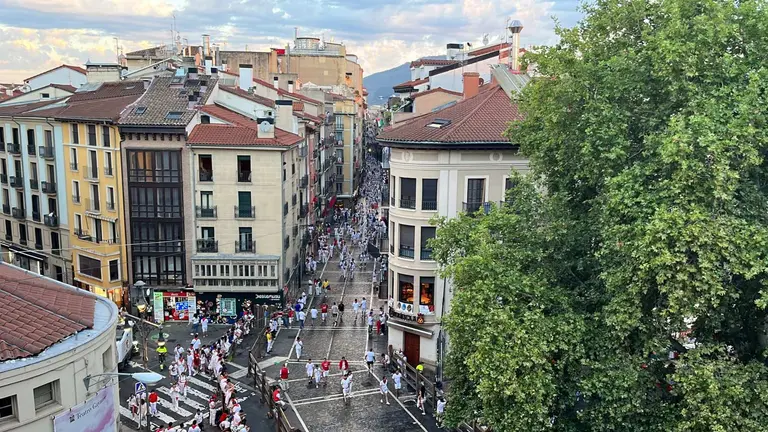 Ambiente previo al quinto encierro de San Fermín 2024 en Pamplona con toros de Domingo Hernández. PABLO LASAOSA (2)
