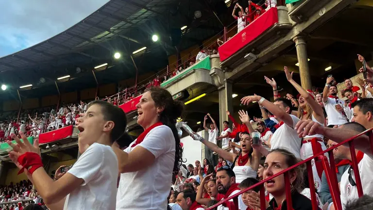 Ambiente previo al sexto encierro de San Fermín 2024 en Pamplona con toros de Jandilla. MAITE H. MATEO