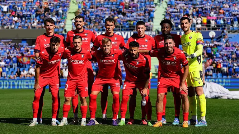 Equipo titular de los rojillos ante el Getafe en el Coliseum madrileño. CA Osasuna.