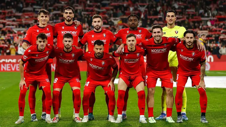 Once titular de los rojillos en el estadio Sánchez Pizjuán. CA Osasuna.
