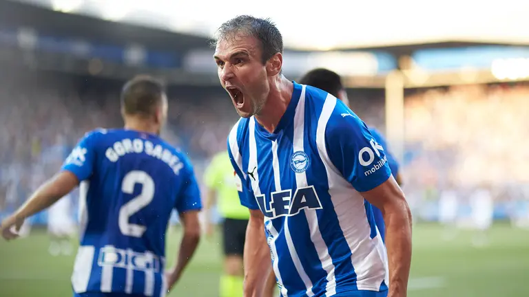 El jugador del Deportivo Alavés Kike García. Ricardo Larreina / Afp7 / Europa Press.