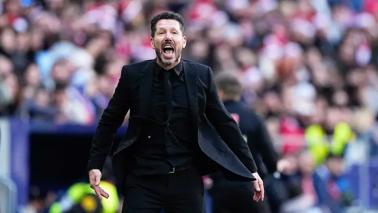 El argentino Diego Pablo Simeone gesticulando en un partido del Atlético de Madrid. Oscar J. Barroso / AFP7 / Europa Press.