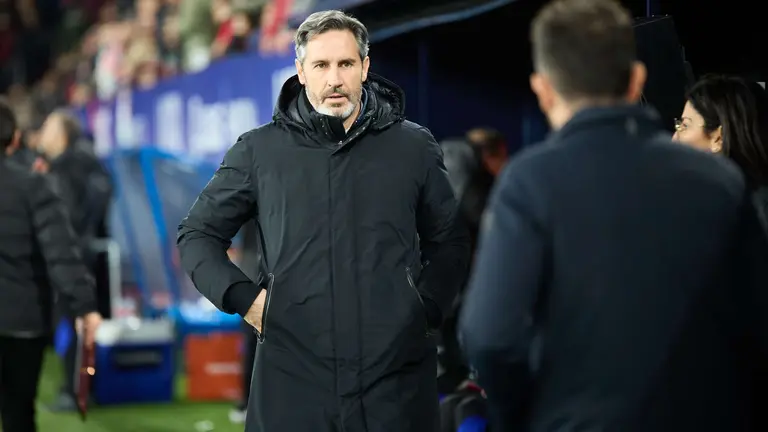 Vicente Moreno durante un partido de La Liga ante el Valencia CF disputado en el estadio de El Sadar en Pamplona. IÑIGO ALZUGARAY
