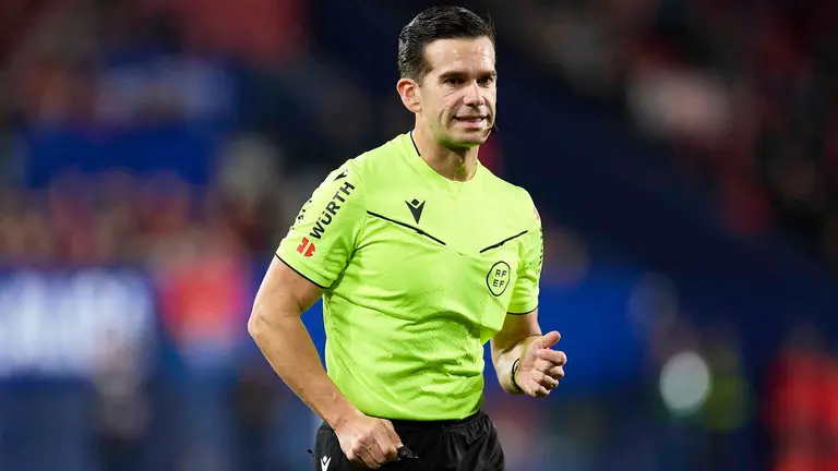 Alejandro Quintero Gonzalez, 
en el partido Osasuna - Athletic en El Sadar. Ricardo Larreina / AFP7 / Europa Press.