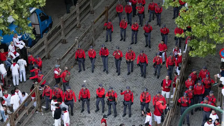 Momentos previos al segundo encierro de San Fermín el día 8 de julio de 2025 con toros de Cebada Gago. MAITE H. MATEO