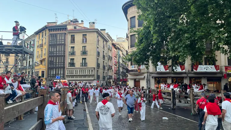Momentos previos al encierro del 9 de julio de 2025 con toros de Álvaro Núñez. PABLO LASAOSA