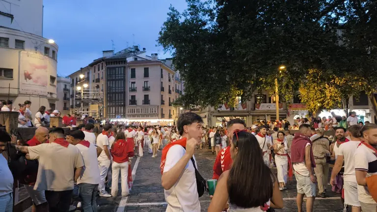 Momentos previos al sexto encierro de San Fermín del 12 de julio de 2025 con toros de José Escolar. LUCÍA VALERO