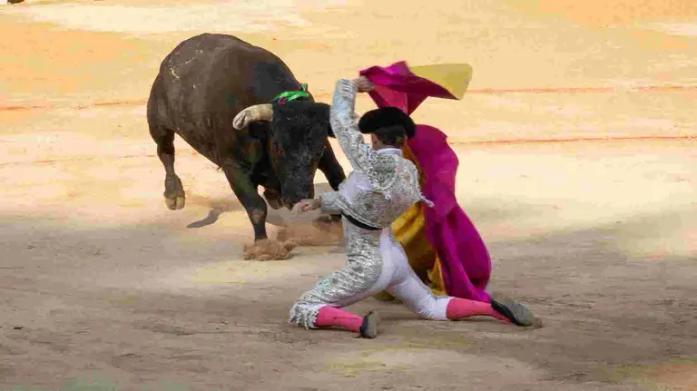 Damián Castaño recibe al segundo de MIura.