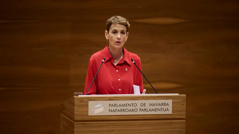 La presidenta del Gobierno, María Chivite, interviene en el debate del estado de la Comunidad. PABLO LASAOSA