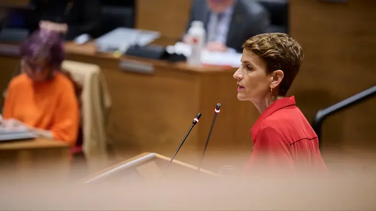 La presidenta del Gobierno, María Chivite, interviene en el debate del estado de la Comunidad. PABLO LASAOSA