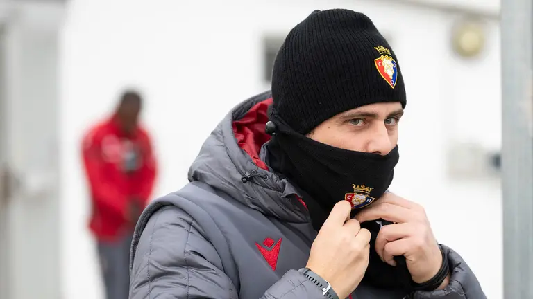 El entrenador rojillo, Alessio Lisci, en un entrenamiento en Tajonar. CA Osasuna.