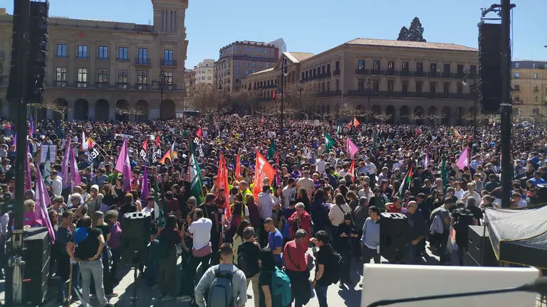 Imagen de la manifestación en Pamplona en el marco de la huelga general convocada por un salario mínimo propio. EUROPA PRESS