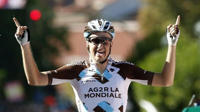 El francés Alexis Gougeard del equipo Ag2r vencedor de la decimonovena etapa de la Vuelta Ciclista a España, con salida en la localidad vallisoletana de Medina del campo y Ávila. Efe.