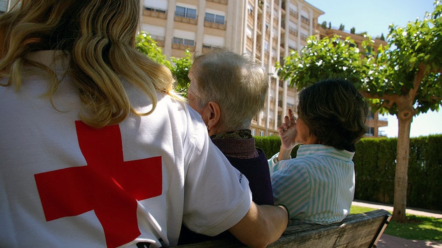 Cruz Roja, atención a personas mayores.