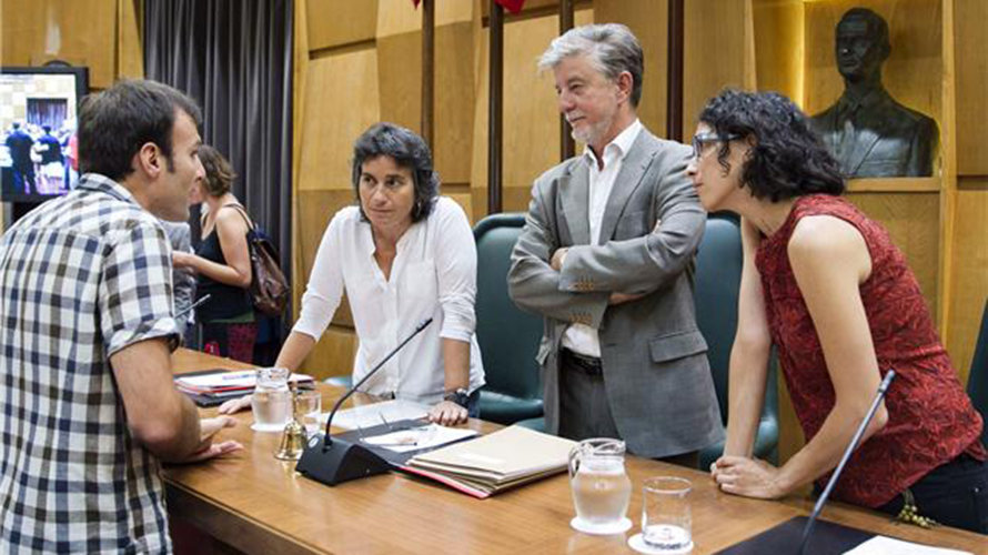 El alcalde de Zaragoza, Pedro Santisteve, durante un pleno. EFE.