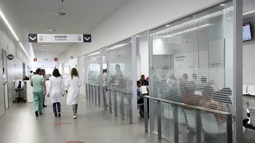 Interior del nuevo edificio de Urgencias del Complejo Hospitalario de Navarra. /EFE