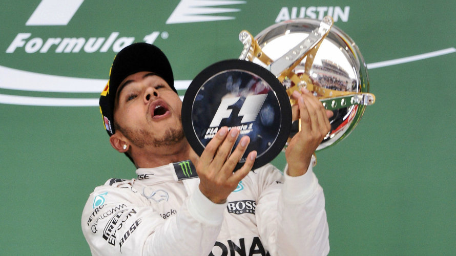 El piloto inglés Hamilton celebra su triunfo. EFE.