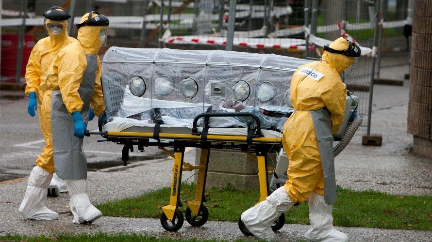 Llega al hospital la persona que podría tener ébola. EFE.