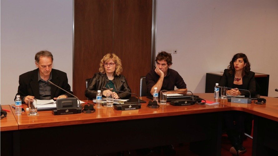Adolfo Araiz, Arantza Izurdiaga (EH Bildu), Eduardo Santos, Laura Pérez (G.P. Podemos-Ahal Dugu).