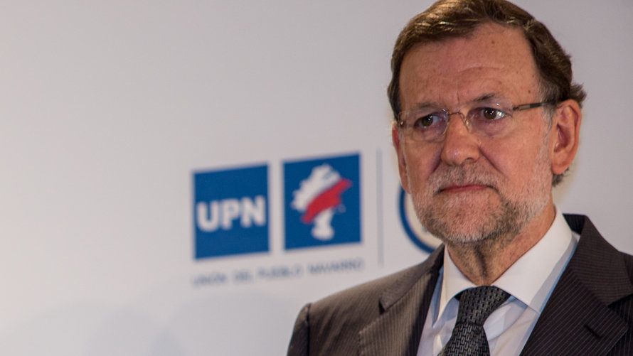 Mariano Rajoy y José Javier Esparza firman el pacto UPN-PP para las próximas elecciones generales. IÑIGO ALZUGARAY. -23