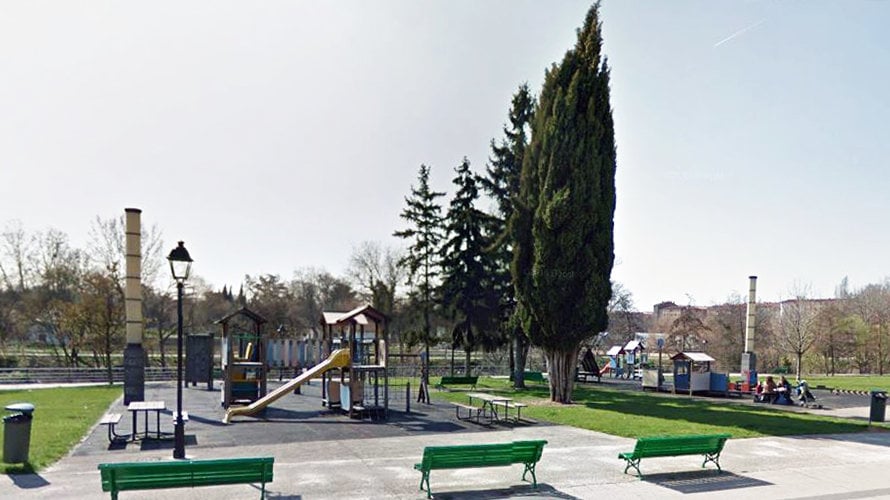 Parque infantil en la zona de Alemanes de Pamplona