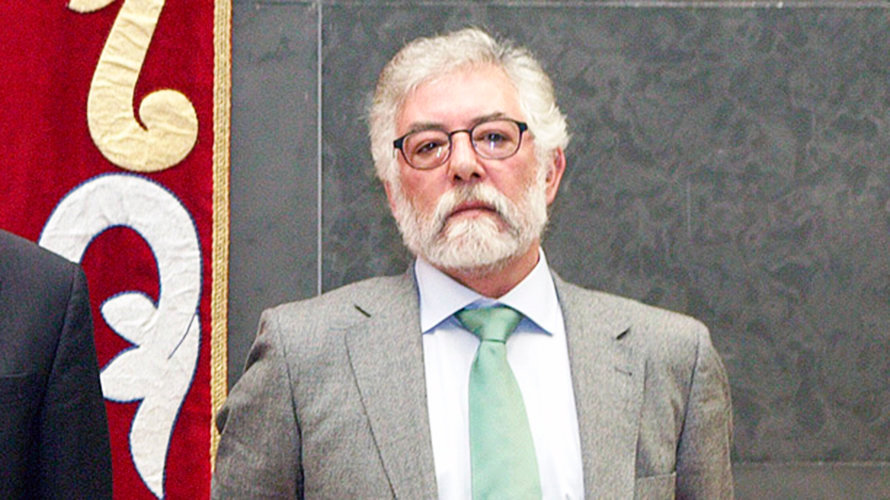 Miugel Esparza, letrado mayor del Parlamento cesado por Aznárez