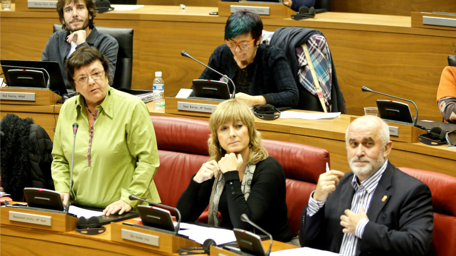 Beaumont, Ollo y Mendoza, en el Parlamento.