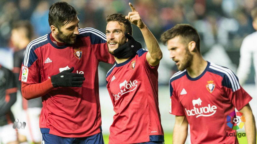 Milic, Torres y Oier celebran un gol de Osasuna. Foto LFP.