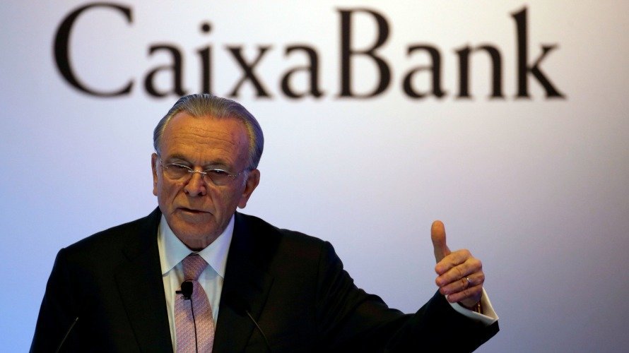 El presidente de CaixaBank, Isidre Fainé, durante la rueda de prensa en la que ha anunciado que CaixaBank ha alcanzado un beneficio de 814 millones de euros en 2015. EFE.