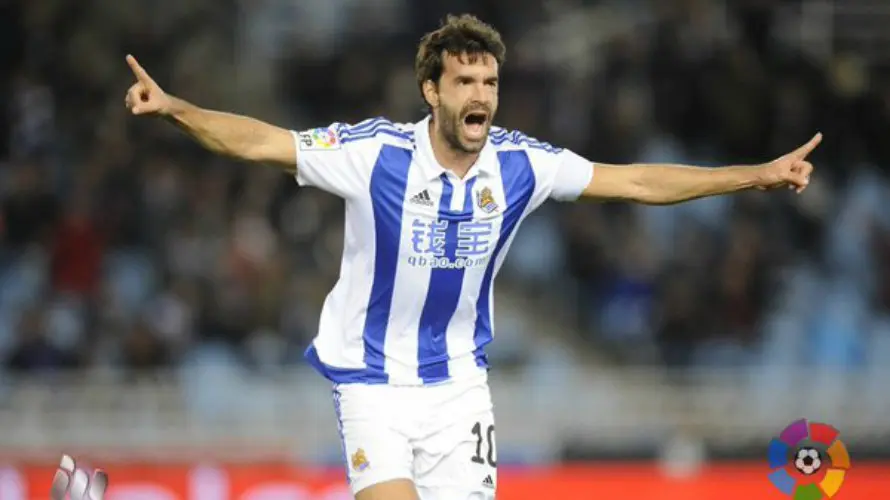 Xabi Prieto celebra su gol ante el Real Betis en Anoeta.