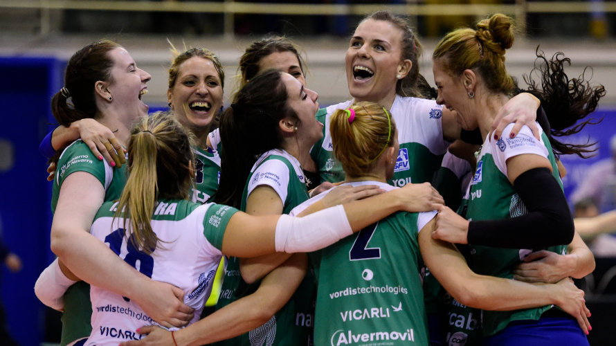 Alegría de la jugadoras del GH Leadernet. Foto web Superliga femenina.