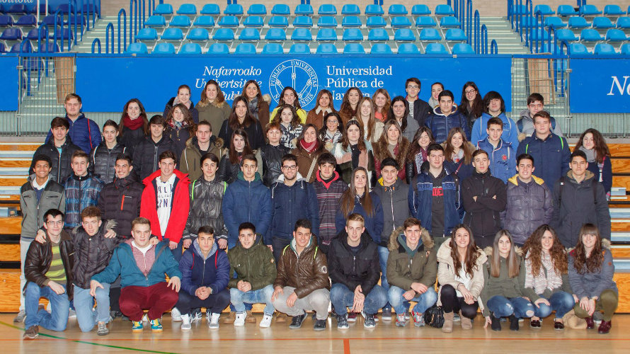 Estudiantes del IES Benjamín de Tudela, en el Pabellón Universitario de Navarra.