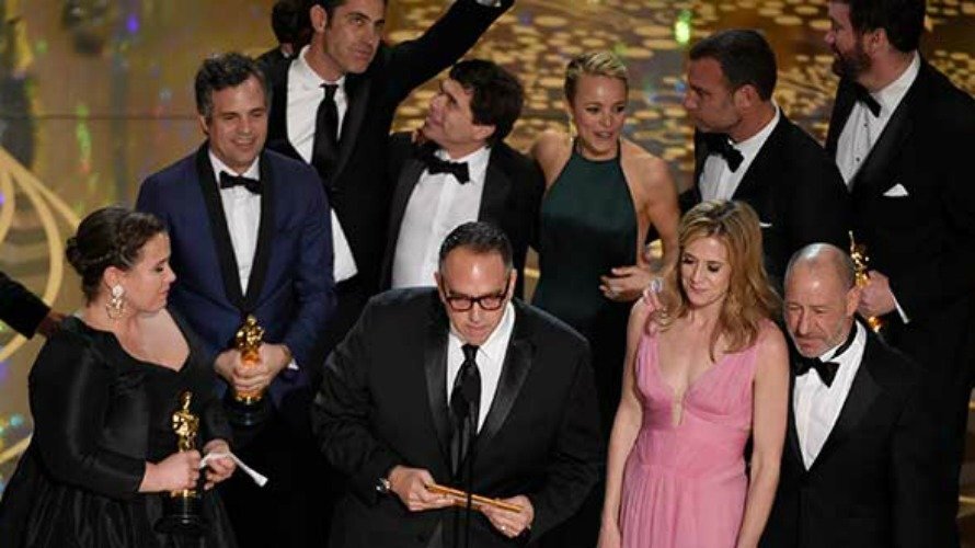 'Spotlight' se alza por sorpresa con el Óscar a la mejor película.