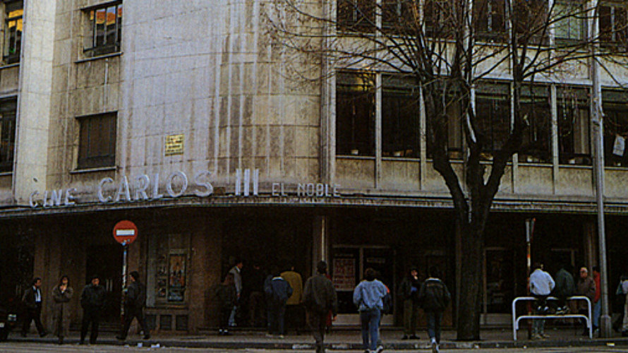 Cines Carlos III en los años 80 en Pamplona.