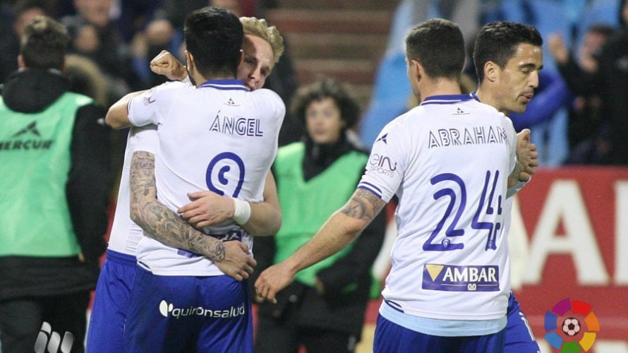 Los jugadores del Zaragoza celebran el gol ante el Albacete. Lfp.